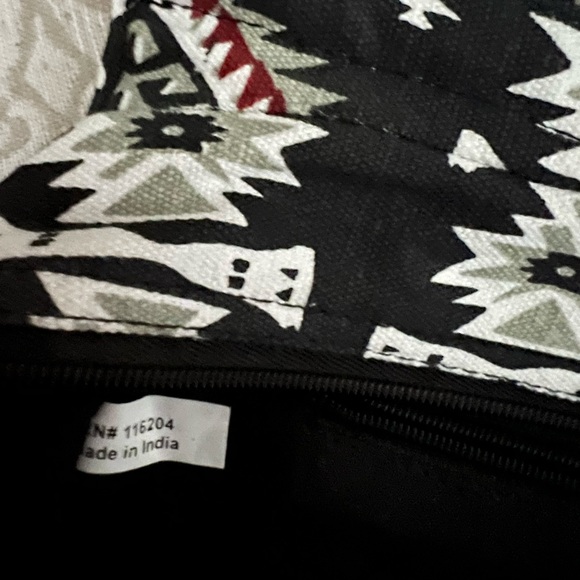 Nice Southwestern Pattern Zip Shoulder Bag - Picture 7 of 13